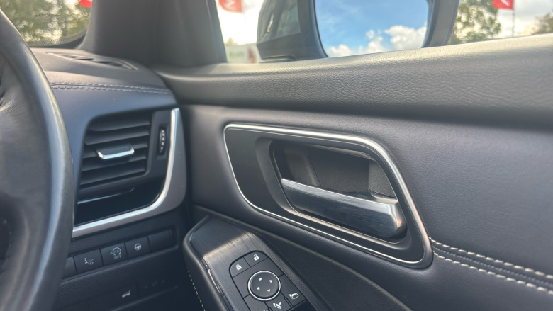 Nissan Qashqai 1.3 DiG-T MH Tekna 5dr Petrol Hatchback